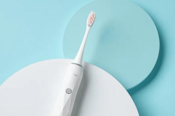 電動(dòng)牙刷的危害，這三類人群不適合用電動(dòng)牙刷