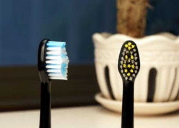 電動牙刷震動頭更換價格及其更換注意事項(xiàng)