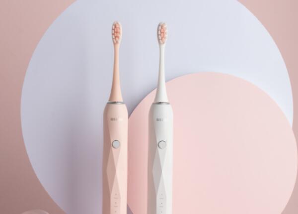 硅膠磁懸浮電動(dòng)牙刷怎么用？電動(dòng)牙刷的正確使用方法